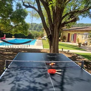 https://maison-au-castellet.fr-provencehotel.com